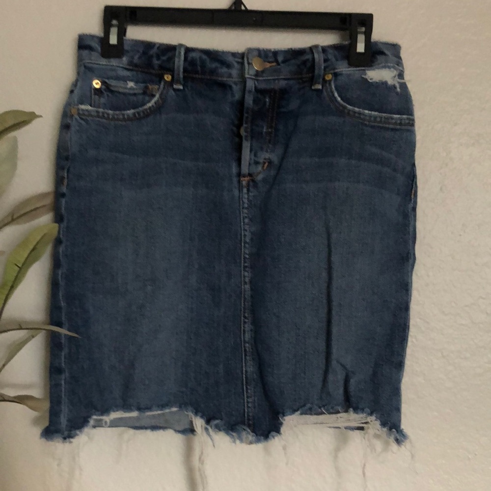 Joes skirt.